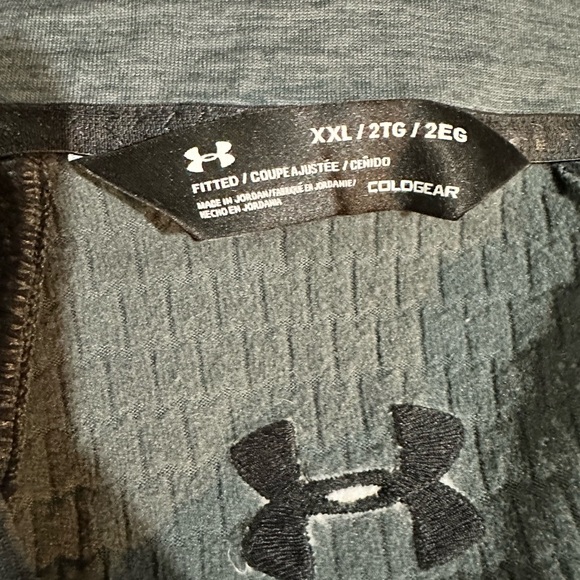 Men’s Under Armor half zip - Picture 2 of 2